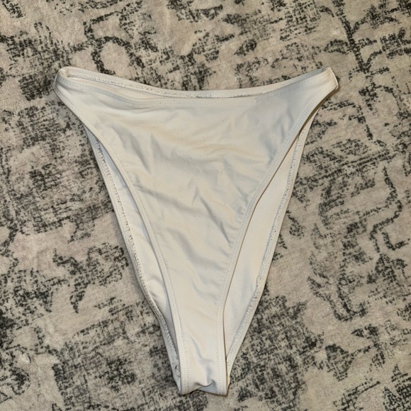 Bikinis/swim - Picture 9 of 11